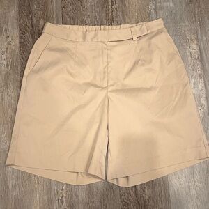 Talbots Woman Bermuda Stretch Shorts Size 12W Beige Button & Clasp Closure